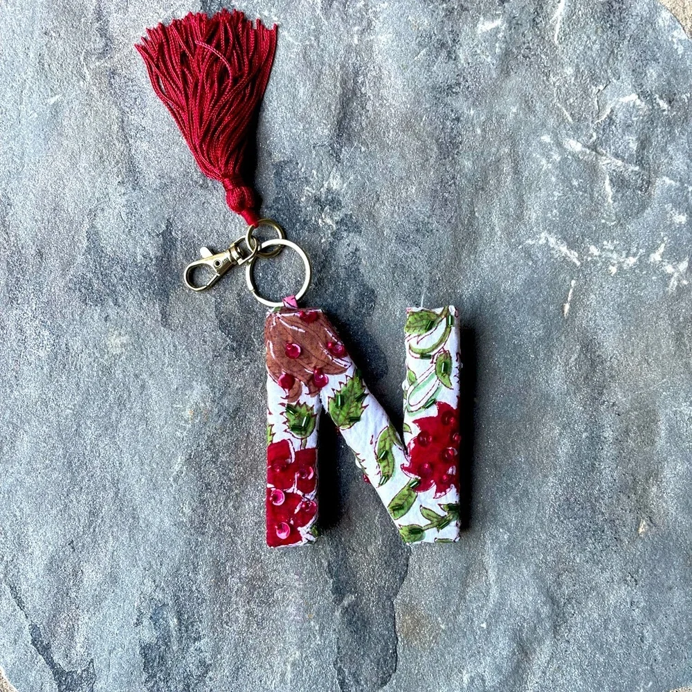 New🌟Anthropologie-Monogram Keychain-N